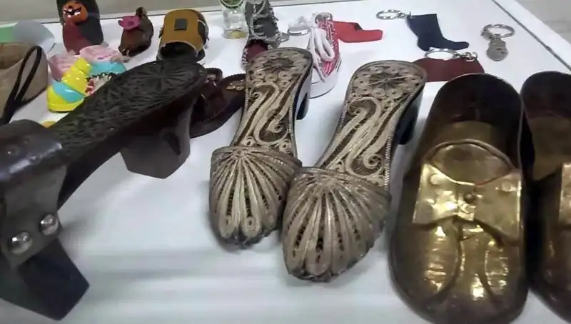 Sanatçı ve Sporcuların Ayakkabılarıyla Dolu Eşsiz Müze Açıldı