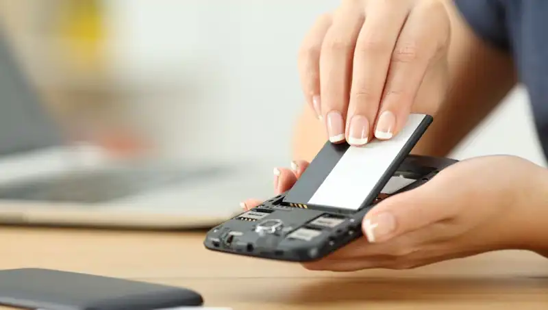 Xiaomi'nin CEO'su Karpuz Testiyle Batarya Dayanıklılığını Gösterdi!