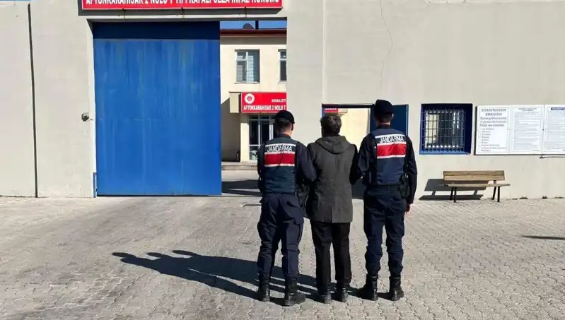 10 Yıl Hapis Cezasıyla Aranan Şahıs, Emniyet Güçlerince Yakalandı