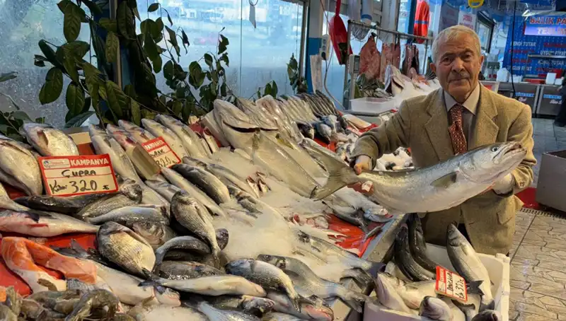 Balık Fiyatları Dibe Vurdu: Ramazan Bereketi Tezgahları Şenlendiriyor!