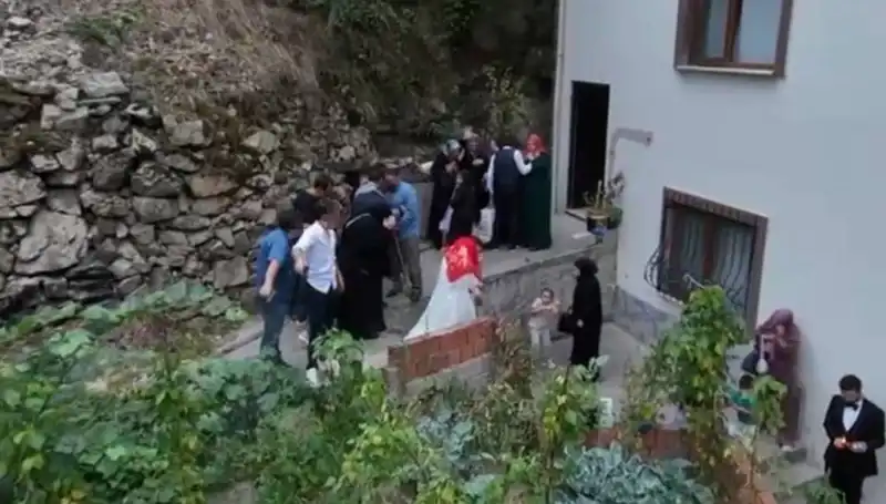 Geleneksel Düğün Töreninde Kanlı Paniğin Nedenleri ve Sonuçları