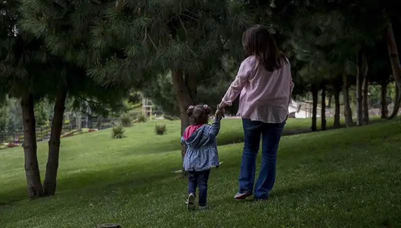 Yargıtay'dan Önemli Koruyucu Aile Kararı: Çocuk Görüşme Sıklığı Belirlendi