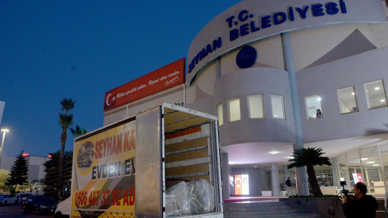 Seyhan Belediyesine Milyonlarca TL'lik Haciz Kararı