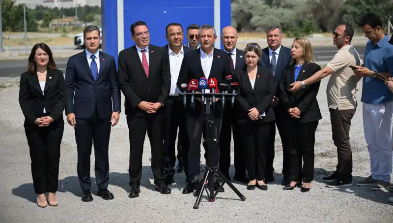 Özgür Özel TUSAŞ’ta: Yerli Savunma Sanayisine Övgüler ve Gelecek Vizyonu