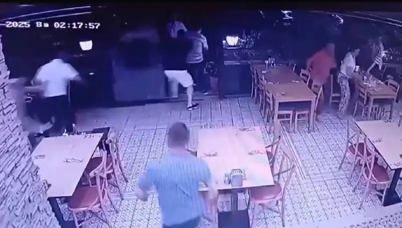 Güvenlik Kamerası Deprem Anını Kaydetti: Şoke Eden Görüntüler Ortaya Çıktı