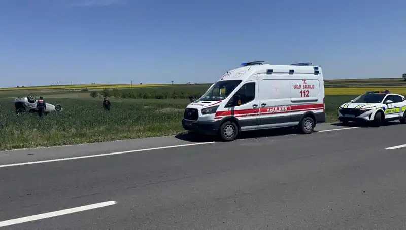 Edirne'de Devrilen Otomobilde Yaşanan Kaza: Sürücü ve Eşi Yaralı