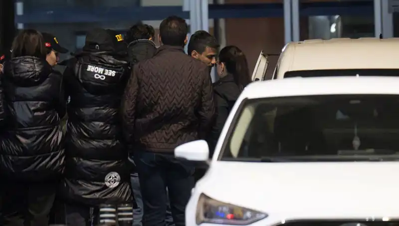 Sosyal Medya Ünlüleri Dilan ve Engin Polat, Uyuşturucu Suçlamasıyla Gözaltına Alındı!