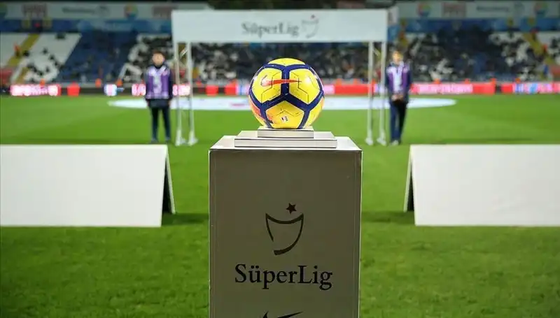 Süper Lig'de Pazar Ateşi: Unutulmaz Karşılaşmalar ve Heyecan Dolu Anlar!