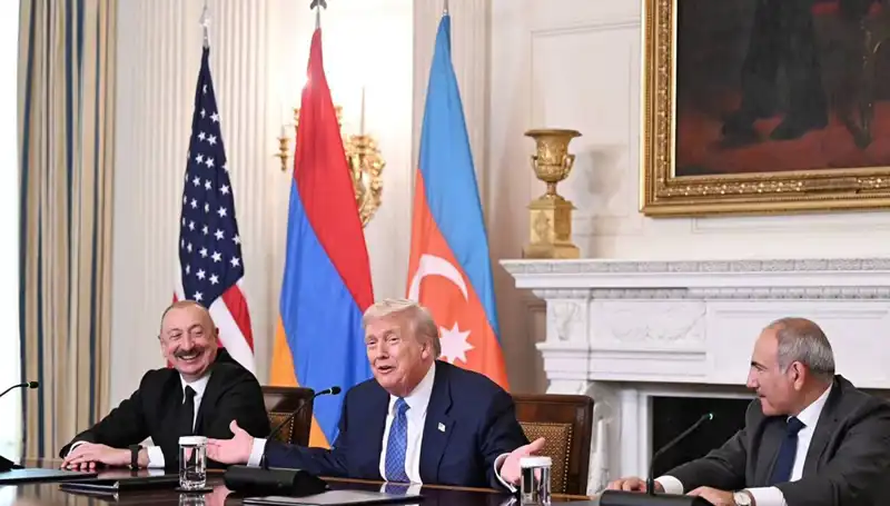 Aliyev, Ermenistan'a Anayasa Değişikliği İçin Acil Çağrı Yaptı
