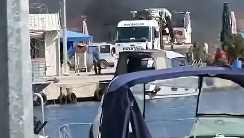 Tuzla Balıkçı Barınağında Lastik Yangını: Yangının Sebepleri ve Sonuçları