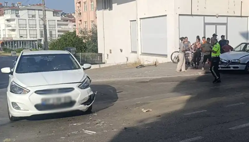 Antalya'da İki Otomobil Çarpıştı: Kazanın Ardındaki Sebepler Ne?