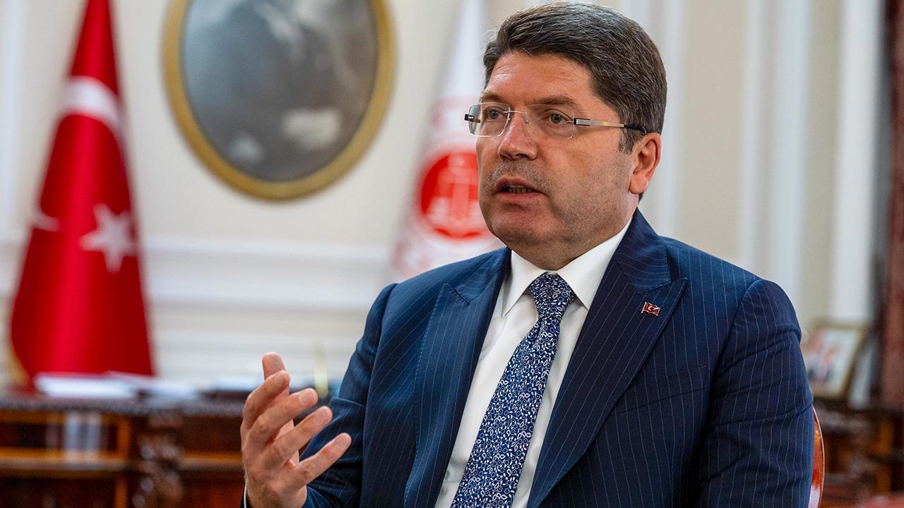 Adalet Bakanı Tunç, 'Korsan Metin' Olayını Kınadı