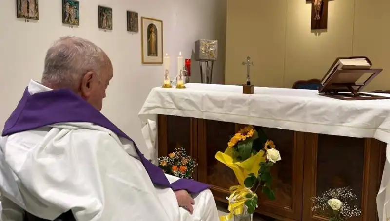 Vatikan'da Müjde: Papa, Kendi Başına Nefes Almaya Başladı!