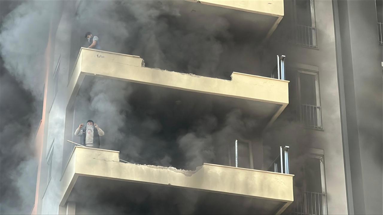 Antalya'daki Otelde Tadilat Sırasında Çıkan Yangın Paniğe Neden Oldu