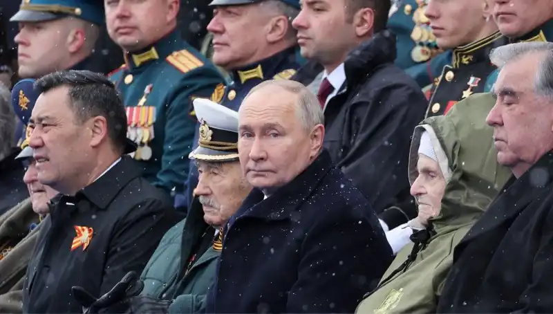 Rus Ordusu Genişliyor: Putin'in Tarihi Askeri Çağrısı