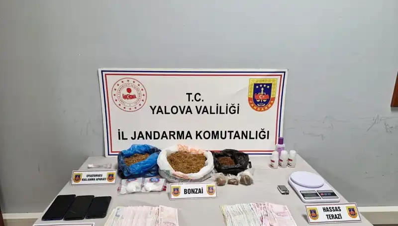 Yalova’da Uyuşturucu Operasyonu: Kaçakçılar 2 Kişiyle Yakalandı