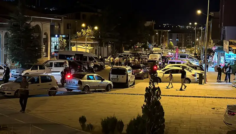 İki Aile Arasında Büyükanne Kavgası: 1'i Ağır, 3 Yaralı