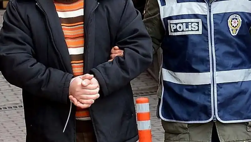 25 Yıl Hapis Ceza Alan Seri Zanlı, Lüks Villasında Polisi Şaşırttı!