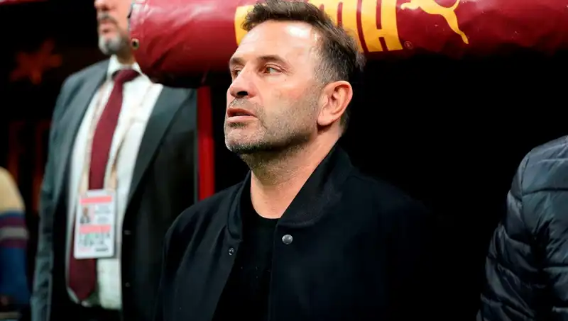 Galatasaray'da Okan Buruk'tan Tek Değişiklik: Büyük Şaşkınlık!