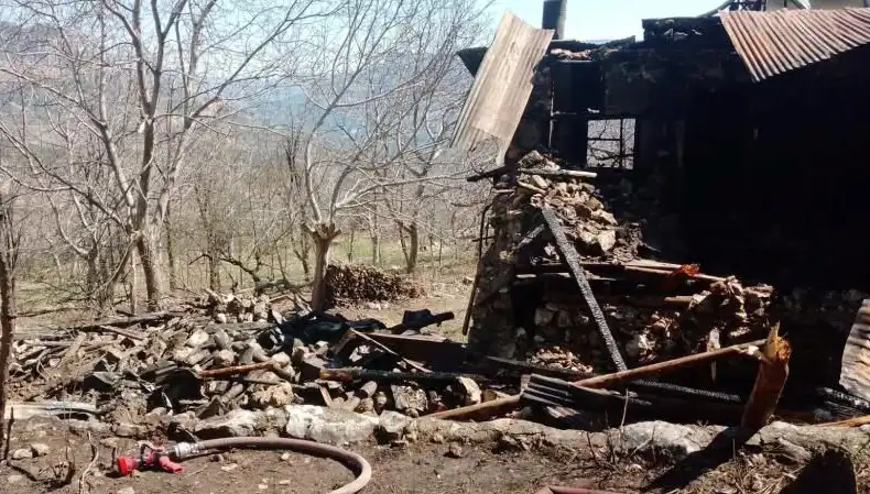 Karaman'da Müstakil Evde Yangın: Bir Kaybımız, Bir Yaralımız Var