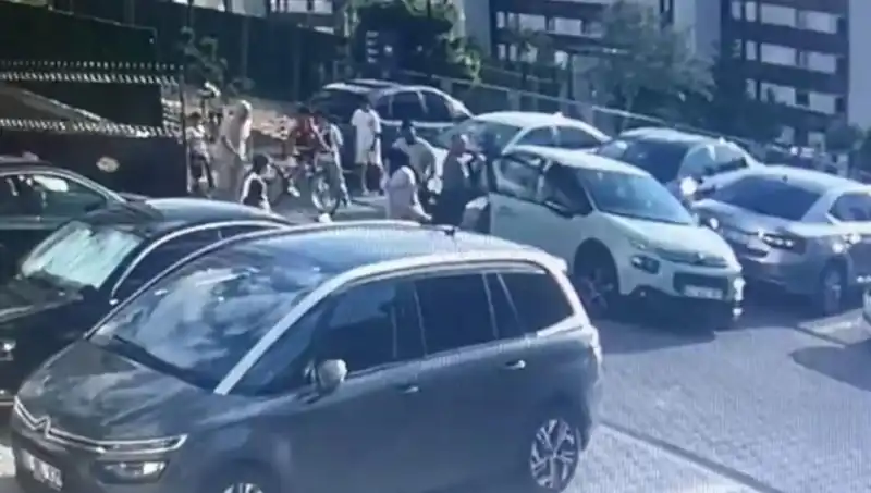 Eşi ve Yakınlarını Araba ile Ezdi: Şok Edici Olayın Perdesi Aralanıyor